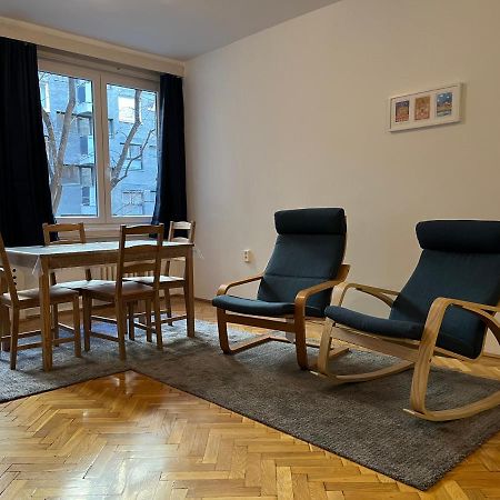 Bauhaus Flat In Amazing Location Lejlighed Budapest Eksteriør billede