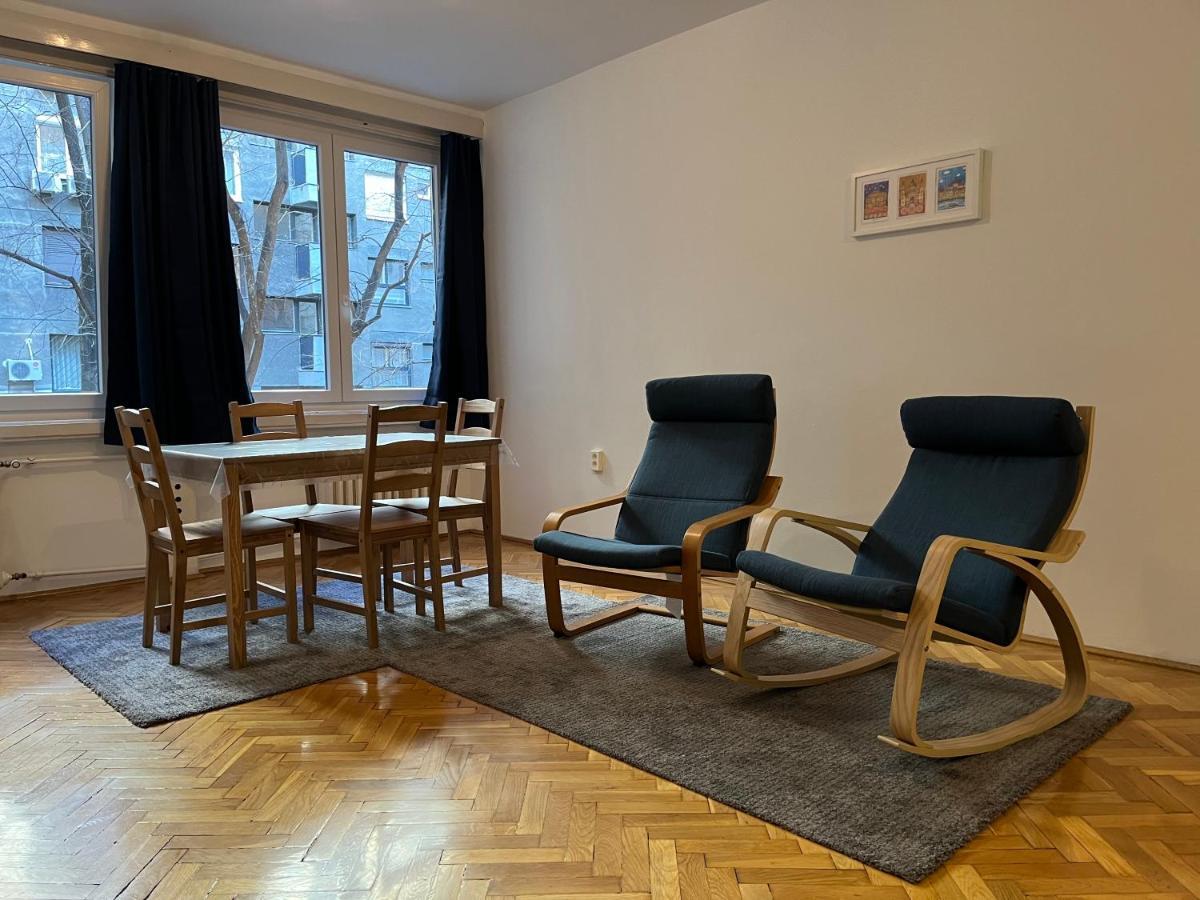 Bauhaus Flat In Amazing Location Lejlighed Budapest Eksteriør billede